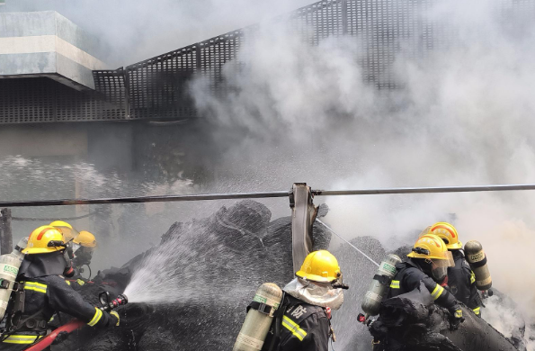 東田國(guó)產(chǎn)筆記本賦能救援png